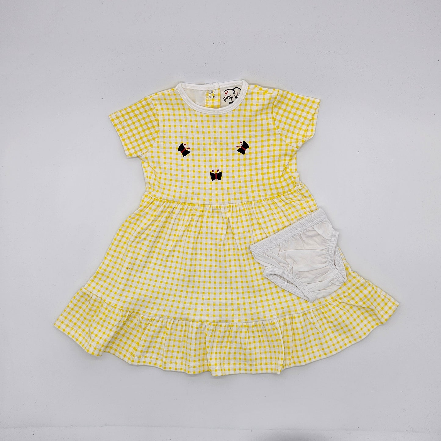 Yellow kids wear boche firstkiss